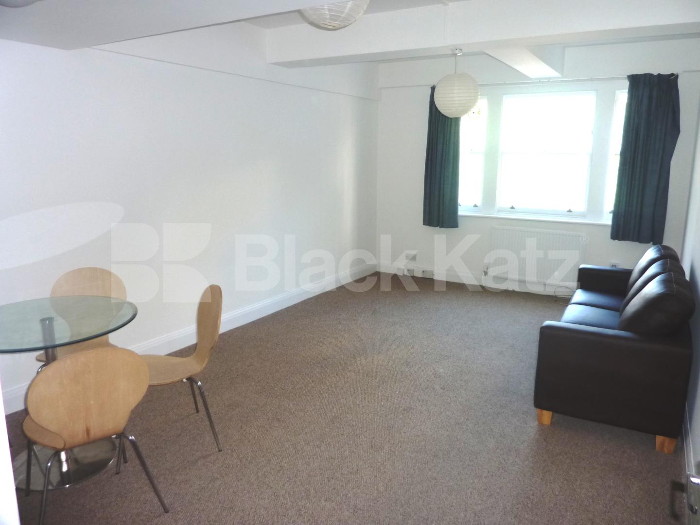 			NEW INSTRUCTION!, 2 Bedroom, 1 bath, 1 reception Flat			 Chalton Street, EUSTON / CAMDEN